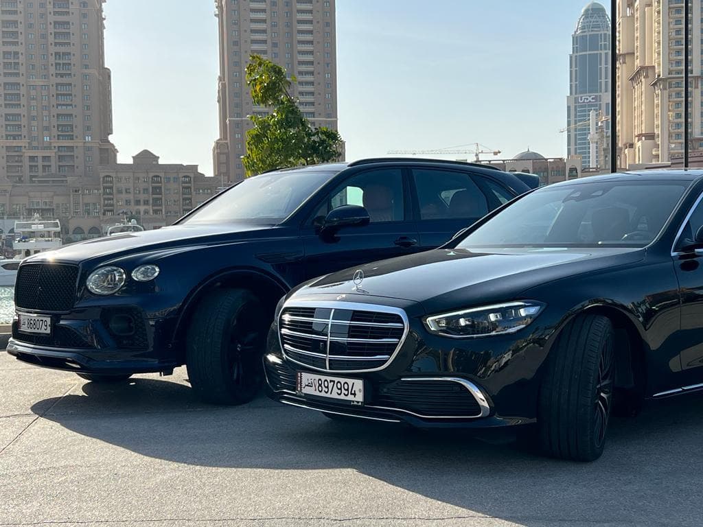 Limousine cab service in Doha Qatar - Hero Background